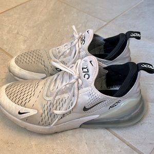 Men’s Airmax 270 Sneakers. Used condition, lots of life left in these shoes!